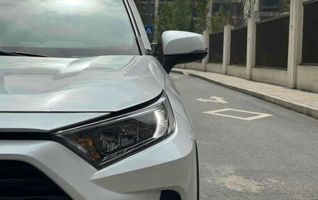 Toyota RAV4, 2022 год, 2 150 000 рублей, 4 фотография
