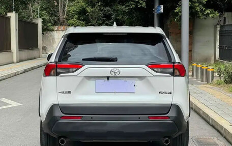 Toyota RAV4, 2022 год, 2 150 000 рублей, 6 фотография