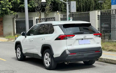 Toyota RAV4, 2022 год, 2 150 000 рублей, 5 фотография