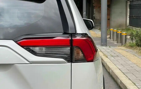 Toyota RAV4, 2022 год, 2 150 000 рублей, 8 фотография