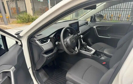Toyota RAV4, 2022 год, 2 150 000 рублей, 9 фотография