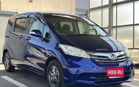 Honda Freed I, 2013 год, 945 666 рублей, 2 фотография