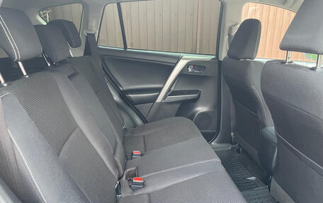 Toyota RAV4, 2017 год, 2 550 000 рублей, 4 фотография