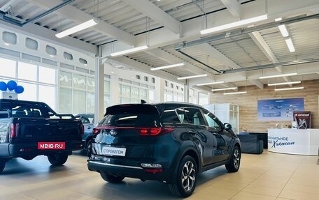 KIA Sportage IV рестайлинг, 2018 год, 2 199 000 рублей, 6 фотография