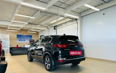 KIA Sportage IV рестайлинг, 2018 год, 2 199 000 рублей, 4 фотография