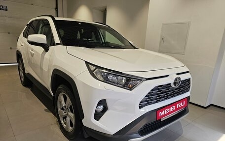 Toyota RAV4, 2019 год, 2 569 000 рублей, 3 фотография