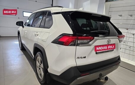Toyota RAV4, 2019 год, 2 569 000 рублей, 6 фотография