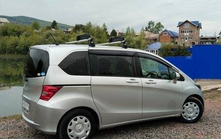 Honda Freed I, 2010 год, 800 000 рублей, 4 фотография