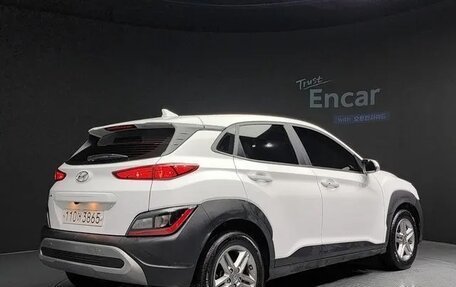 Hyundai Kona I, 2022 год, 1 633 000 рублей, 2 фотография