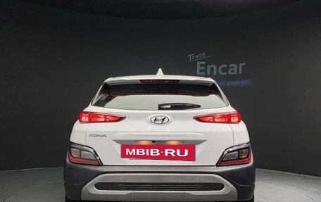 Hyundai Kona I, 2022 год, 1 633 000 рублей, 4 фотография