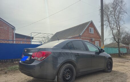 Chevrolet Cruze II, 2011 год, 700 000 рублей, 3 фотография