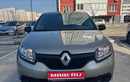 Renault Logan II, 2018 год, 730 000 рублей, 2 фотография