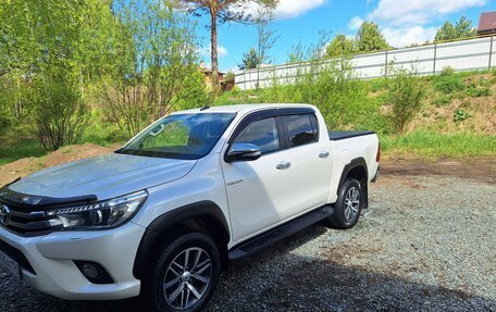 Toyota Hilux VIII, 2017 год, 2 900 000 рублей, 2 фотография