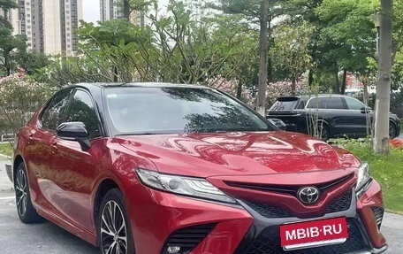 Toyota Camry, 2021 год, 1 950 000 рублей, 3 фотография