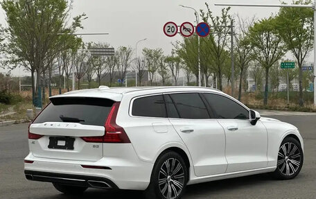Volvo V60 II, 2021 год, 2 829 955 рублей, 5 фотография