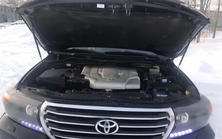 Toyota Land Cruiser 200, 2010 год, 3 400 000 рублей, 4 фотография