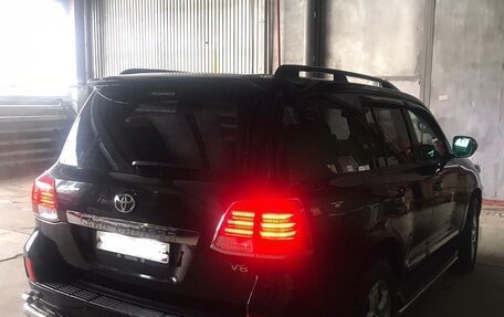 Toyota Land Cruiser 200, 2010 год, 3 400 000 рублей, 5 фотография