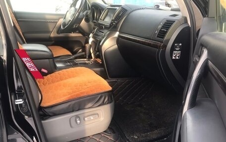 Toyota Land Cruiser 200, 2010 год, 3 400 000 рублей, 9 фотография