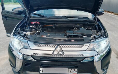 Mitsubishi Outlander III рестайлинг 3, 2019 год, 2 333 000 рублей, 2 фотография