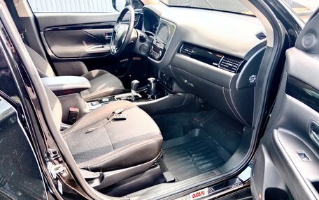 Mitsubishi Outlander III рестайлинг 3, 2019 год, 2 333 000 рублей, 6 фотография