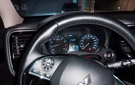 Mitsubishi Outlander III рестайлинг 3, 2019 год, 2 333 000 рублей, 7 фотография