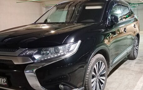 Mitsubishi Outlander III рестайлинг 3, 2019 год, 2 333 000 рублей, 4 фотография