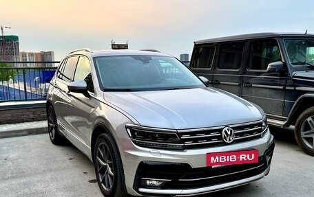 Volkswagen Tiguan II, 2018 год, 3 700 000 рублей, 3 фотография