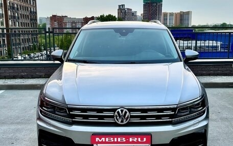 Volkswagen Tiguan II, 2018 год, 3 700 000 рублей, 2 фотография
