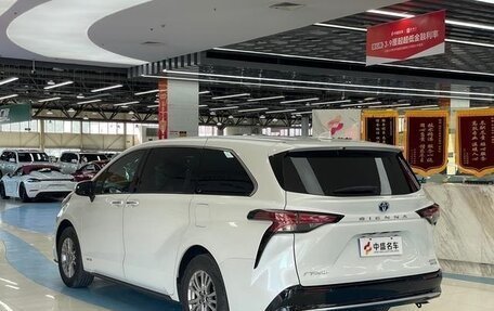 Toyota Sienna, 2022 год, 3 600 334 рублей, 4 фотография