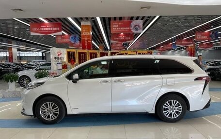 Toyota Sienna, 2022 год, 3 600 334 рублей, 6 фотография