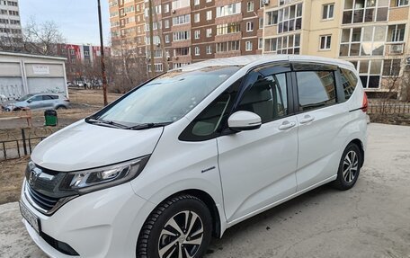 Honda Freed II, 2018 год, 1 740 000 рублей, 2 фотография