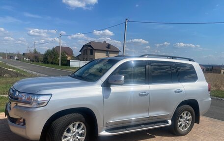 Toyota Land Cruiser 200, 2015 год, 7 000 000 рублей, 3 фотография