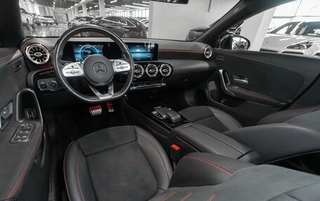 Mercedes-Benz CLA, 2019 год, 3 240 000 рублей, 8 фотография