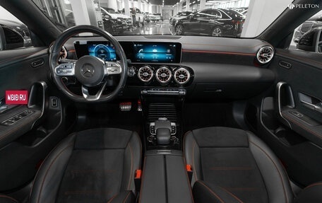 Mercedes-Benz CLA, 2019 год, 3 240 000 рублей, 9 фотография
