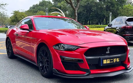 Ford Mustang VI рестайлинг, 2020 год, 2 900 000 рублей, 3 фотография