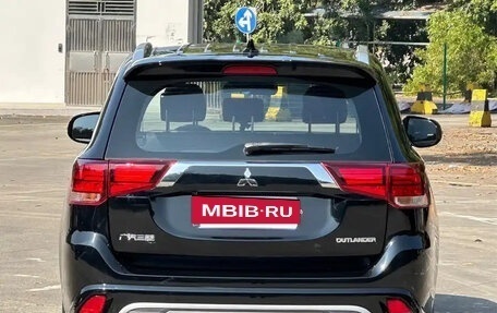 Mitsubishi Outlander III рестайлинг 3, 2022 год, 1 755 000 рублей, 5 фотография