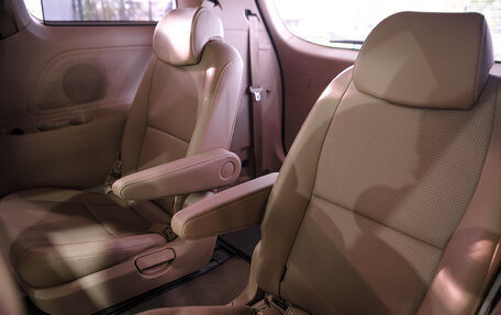 KIA Carnival III, 2019 год, 3 000 000 рублей, 9 фотография