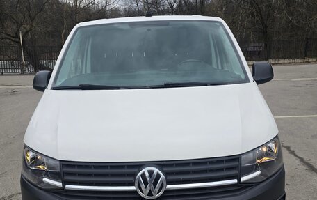 Volkswagen Transporter T6 рестайлинг, 2019 год, 2 890 000 рублей, 3 фотография