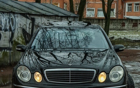 Mercedes-Benz E-Класс, 2003 год, 695 000 рублей, 4 фотография