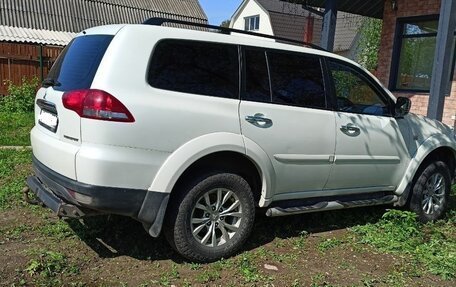 Mitsubishi Pajero Sport II рестайлинг, 2015 год, 1 800 000 рублей, 3 фотография