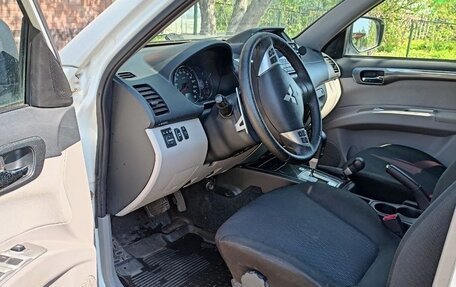 Mitsubishi Pajero Sport II рестайлинг, 2015 год, 1 800 000 рублей, 10 фотография