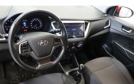 Hyundai Solaris II рестайлинг, 2017 год, 994 000 рублей, 6 фотография