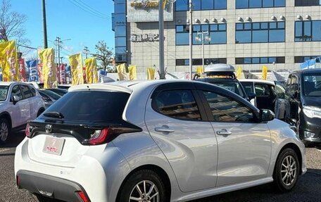 Toyota Yaris, 2021 год, 745 000 рублей, 4 фотография