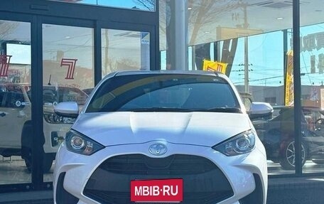 Toyota Yaris, 2021 год, 745 000 рублей, 2 фотография