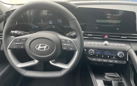 Hyundai Elantra, 2023 год, 2 290 000 рублей, 12 фотография