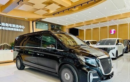 Mercedes-Benz V-Класс, 2021 год, 5 760 000 рублей, 2 фотография