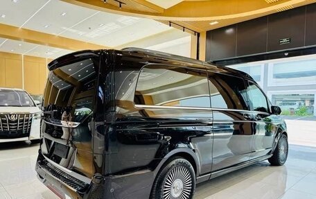 Mercedes-Benz V-Класс, 2021 год, 5 760 000 рублей, 4 фотография