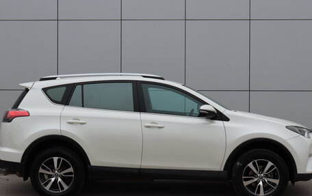 Toyota RAV4, 2017 год, 2 600 000 рублей, 5 фотография