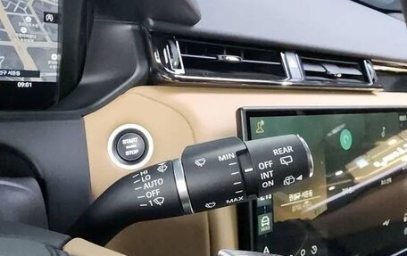 Land Rover Range Rover Evoque II, 2024 год, 5 990 000 рублей, 7 фотография
