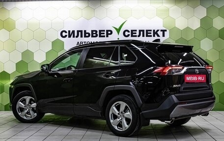Toyota RAV4, 2021 год, 3 400 000 рублей, 6 фотография